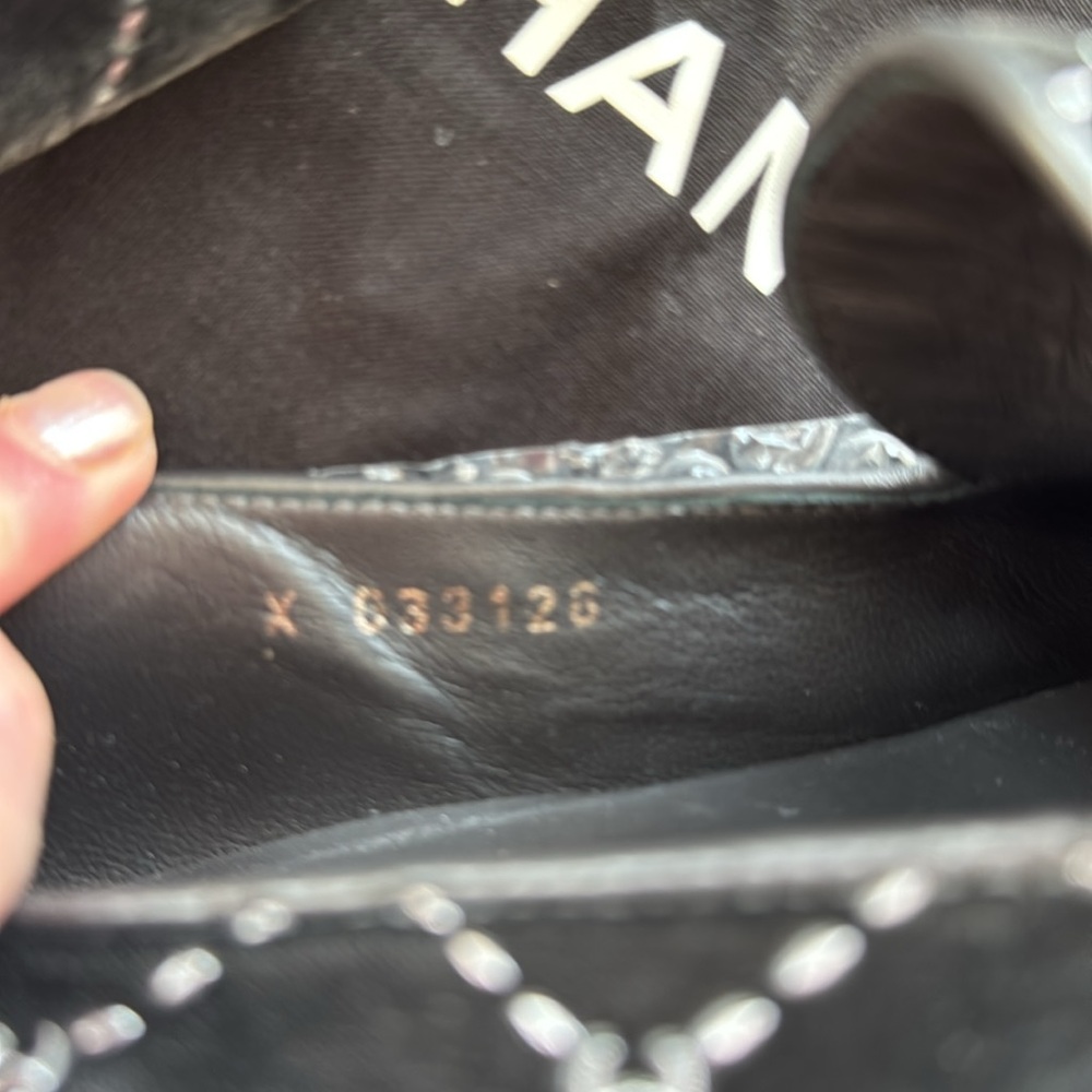 Chanel pre loved CC smoking slippers. Size 39.5 - Picture 6 of 7